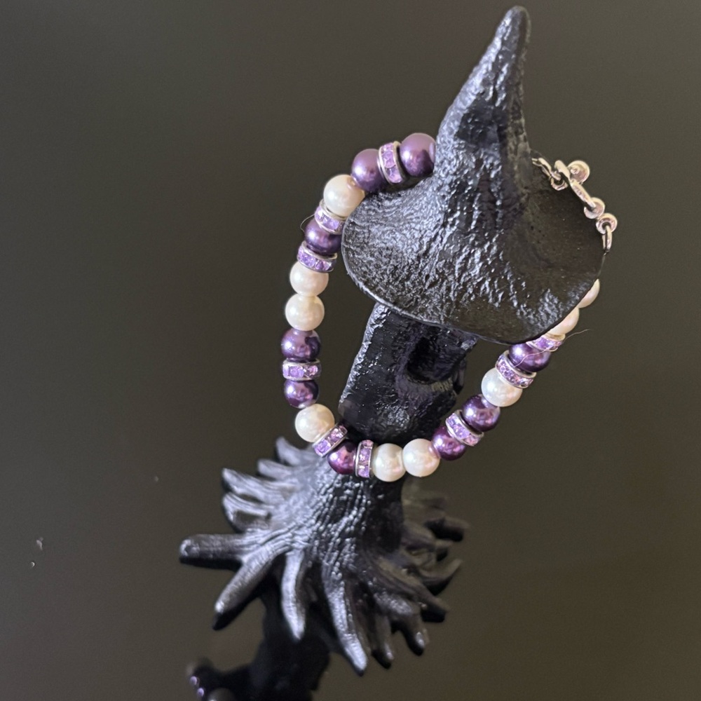 Handmade Purple & Pearl Beaded Bracelet — NEW WITH TAGS 🏷️